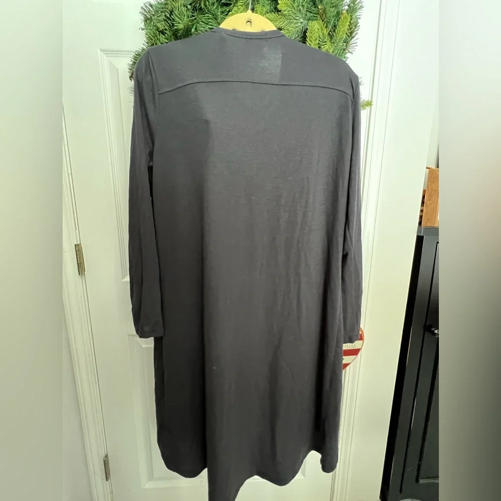 Duster nwot button up, looks gray but is blackish gray,size large - Picture 7 of 8